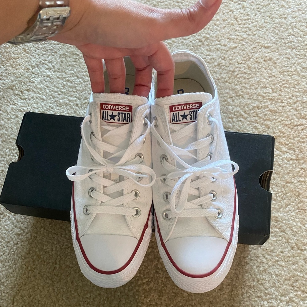 Unisex converse classic Chuck Taylor low top white